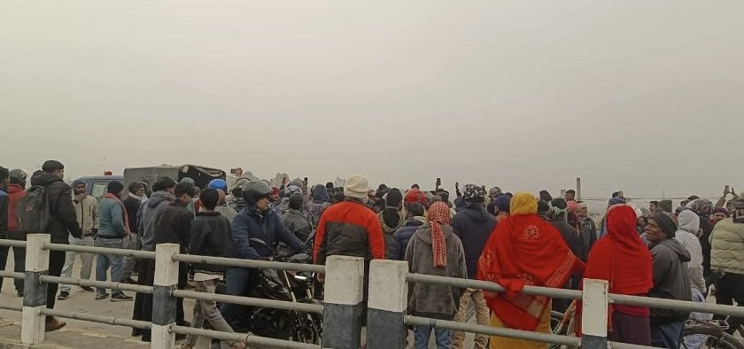 धनुषामा जग्गाको विषयमा विवाद, प्रहरीद्वारा १६ राउन्ड अश्रुग्याँस प्रहार