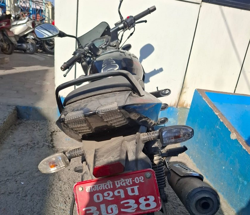 चोरीको मोटरसाइकसहित युवक पक्राउ