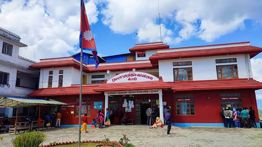 बैतडीमा हातहतियार बुझाउन प्रशासनको निर्देशन