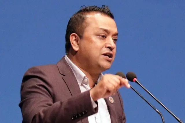 काठमाडौं छाड्दै गर्दा गगन थापाको सन्देश- देश जोड्न मधेश झरेँ