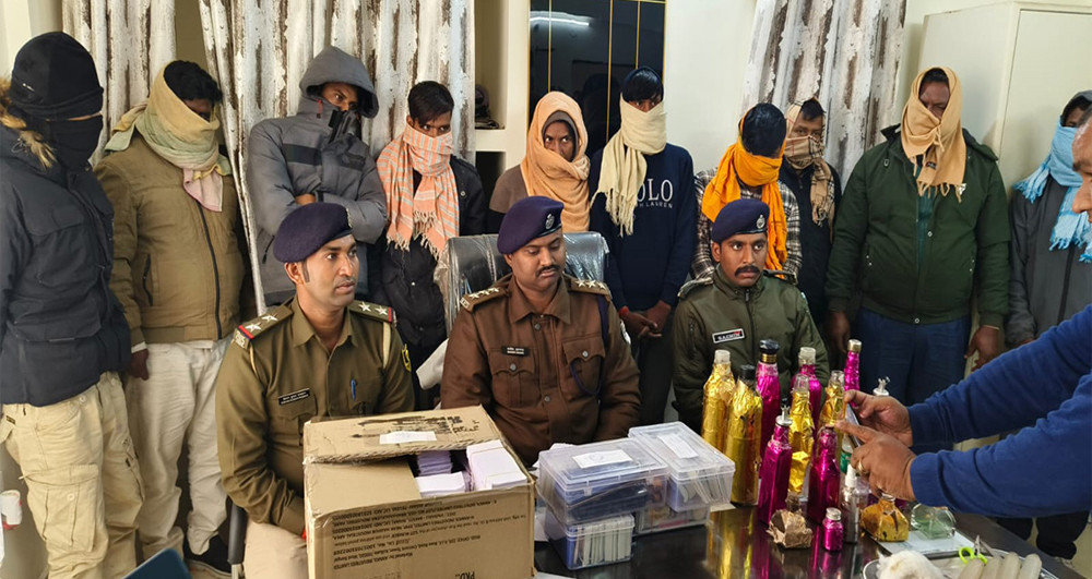 चुनावको मुखमा भारतीय सीमा क्षेत्रमा नक्कली नोटको बिगबिगी, २५ लाखसहित १० जना पक्राउ