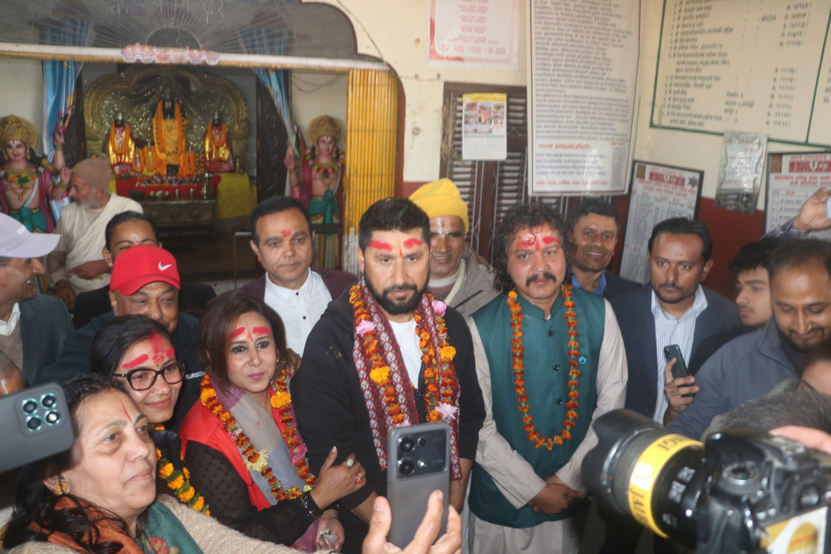 रवि लामिछानेले मन्दिरमा पूजा गरेर सुरु गरे चुनावी अभियान !