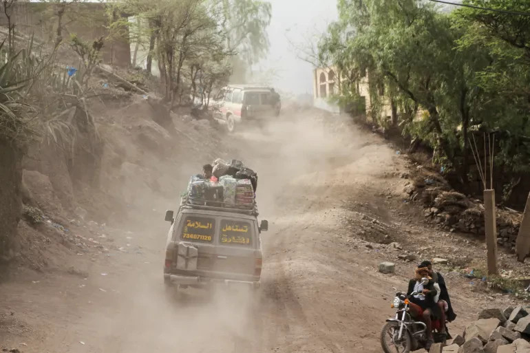 दक्षिणी यमनमा बस र ट्रक ठोक्किँदा १६ जनाको मृत्यु