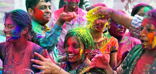 एकातिर चुनावको नारा अर्कोतिर होलीको गीतले गुञ्जमान भयो मिथिला
