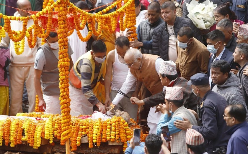 केपी ओलीका पिता मोहनप्रसादको अन्तिम दाहसंस्कार