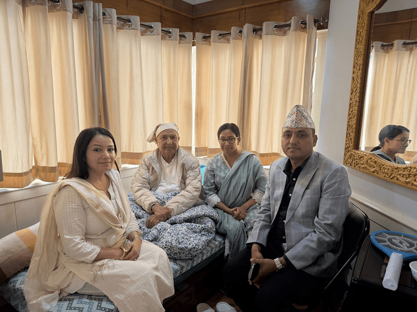 ओलीलाई समवेदना दिन पुगे रेनु र गंगा