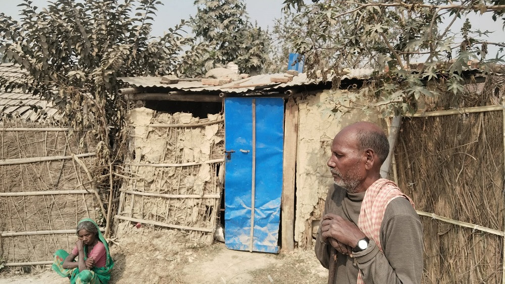 मुसहर बस्तीमा न व्यवस्थित घर, न शौचालय