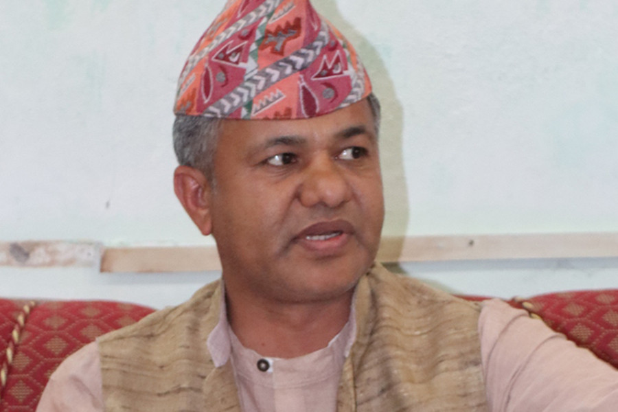नेकपा एमालेका नेता कर्णबहादुर मल्ल पक्राउ