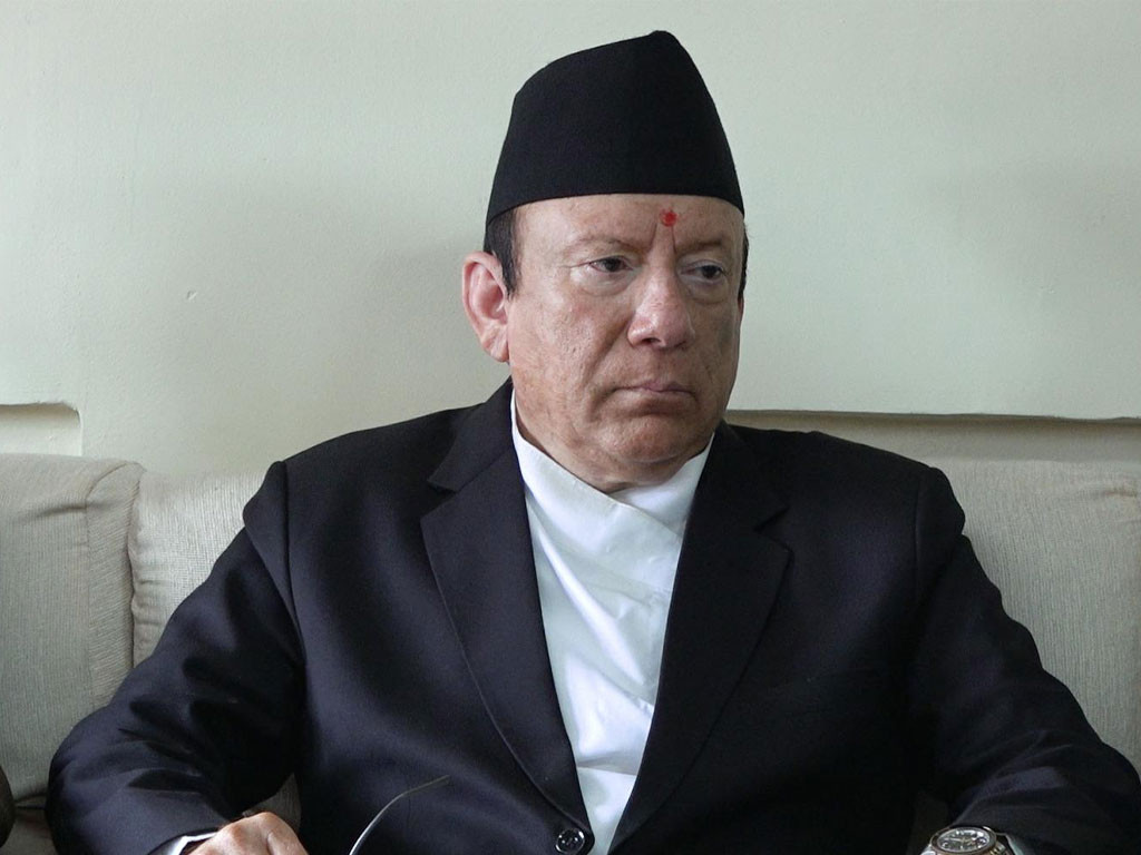 प्रधानन्यायाधीशसँग मन्त्री गौतमद्वारा शिष्टचार भेट