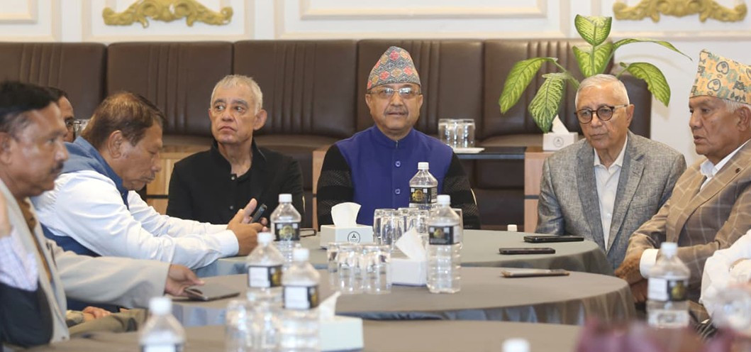 देउवा–कोइराला पक्षको बैठकमा निवर्तमान पदाधिकारीसहित ६५ बढी सदस्य (सूचीसहित)