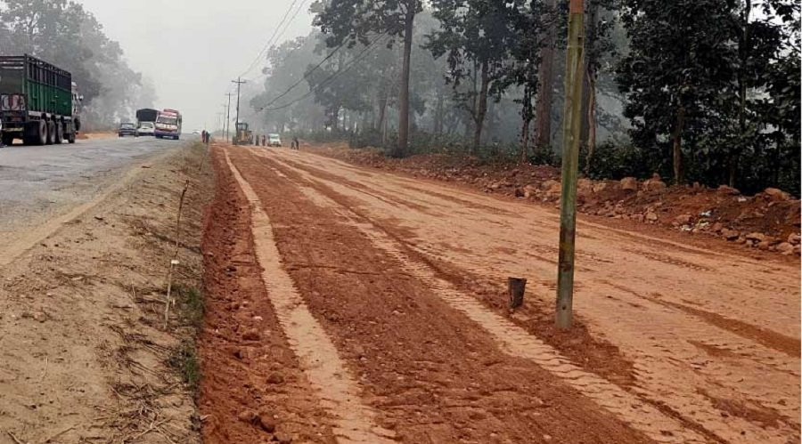 हिलो र चिप्लोले बुटवल–नारायणगढ सडक अवरुद्ध