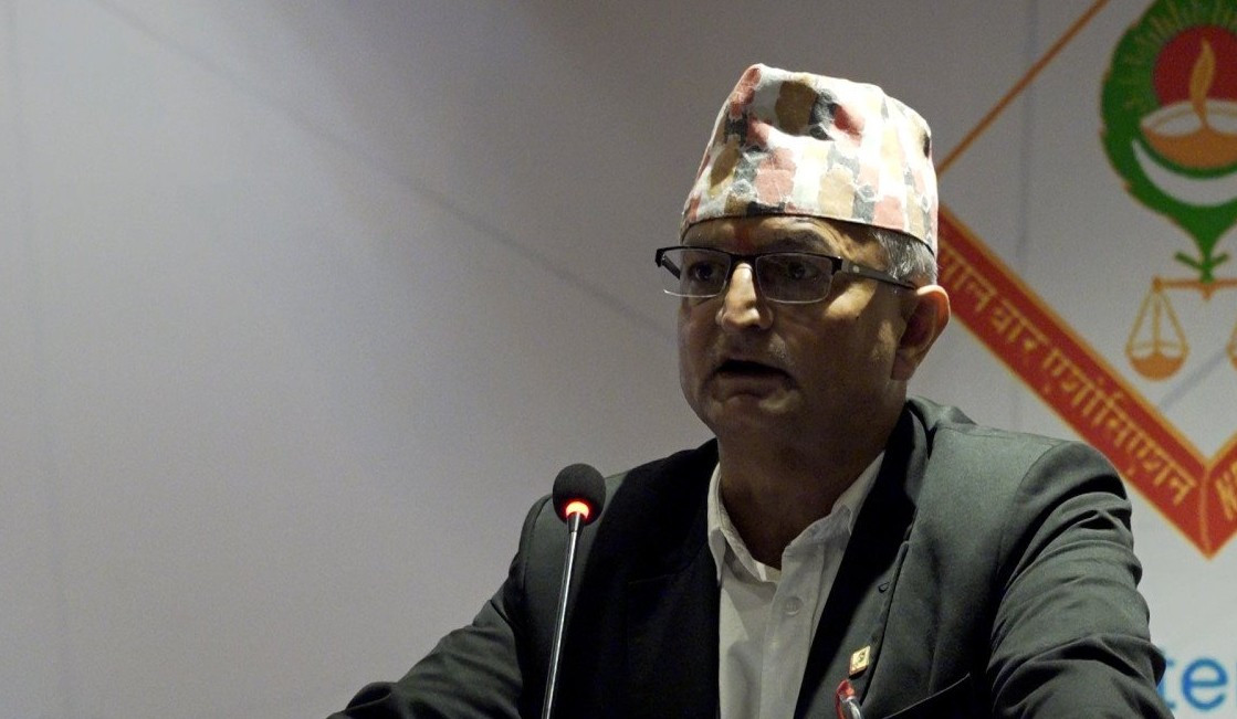 एआई मानवीय संवेदनाको विकल्प हुन सक्दैन: बार अध्यक्ष मिश्र