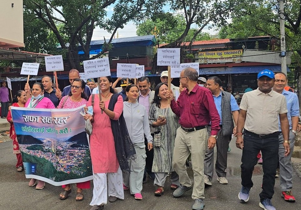 बुटवलमा घरघरबाट फोहोर वर्गीकरण गर्ने अभियान सुरु
