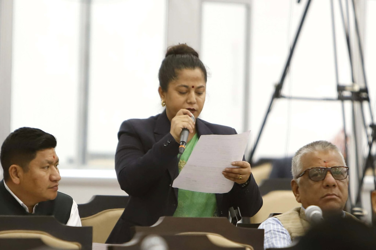 प्रधानमन्त्रीको गल्तीमा परराष्ट्रमन्त्रीको प्रष्टीकरण चित्त बुझ्दो भएन भन्दै कांग्रेस सांसदले सुनाइन कविता