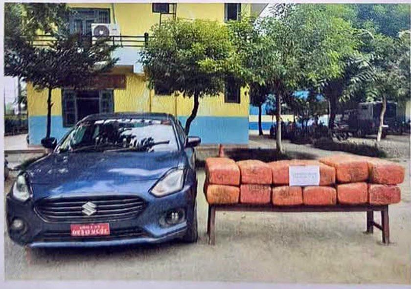 चितवनमा गाँजा ओसारपसारको आरोपमा दुई पक्राउ, कारको डिक्कीबाट १६८ किलो बरामद