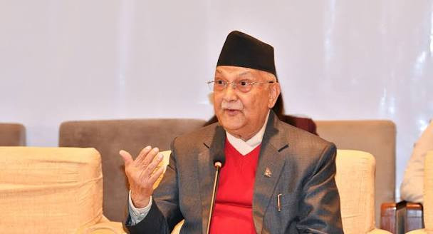 ‘आफ्नै साथी कमरेड भन्छ, नजिक आएर छुरा हान्छ’ : ओली
